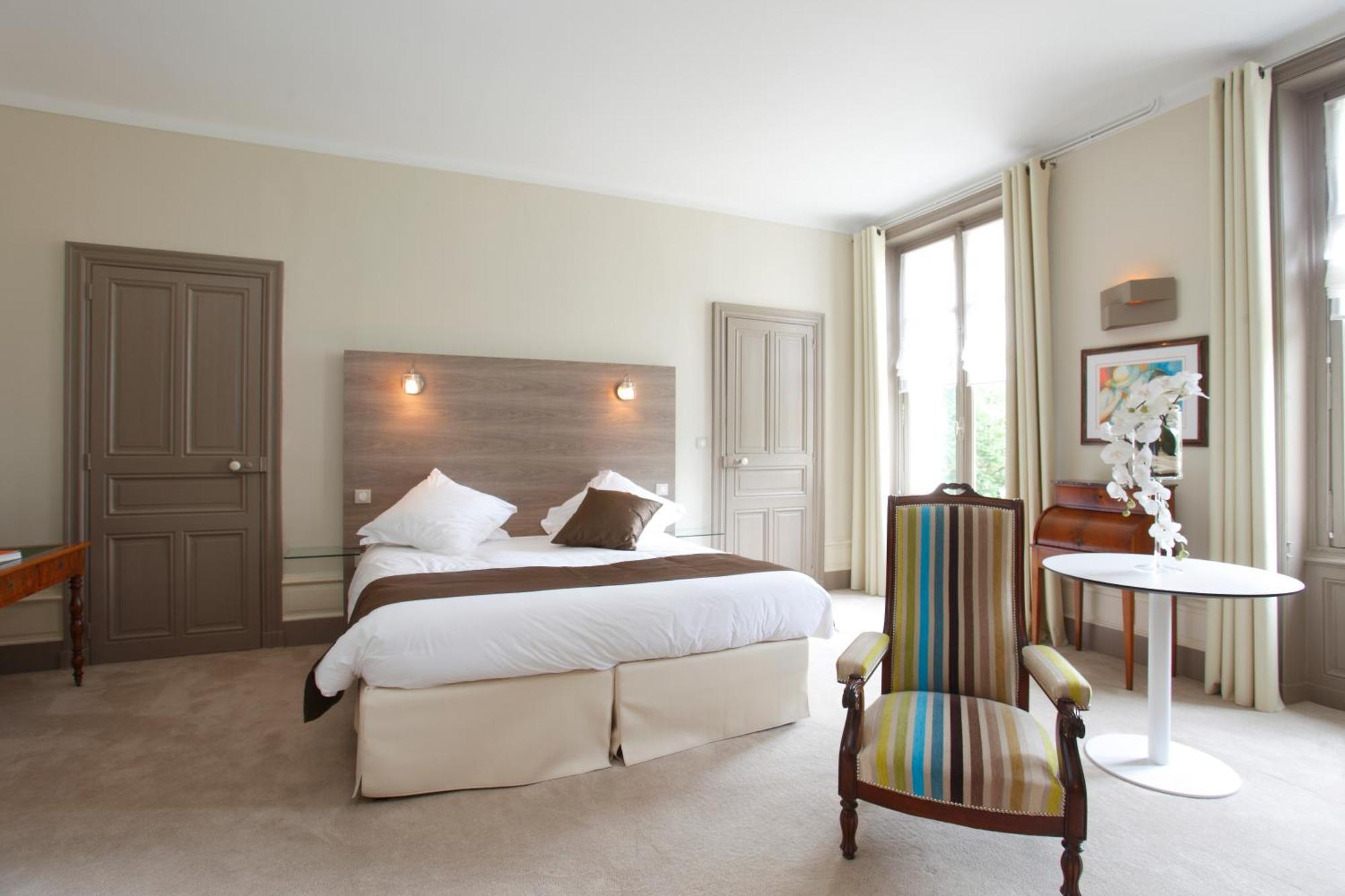 Hotel Chateau De La Barbiniere 塞夫勒河畔圣洛朗 外观 照片